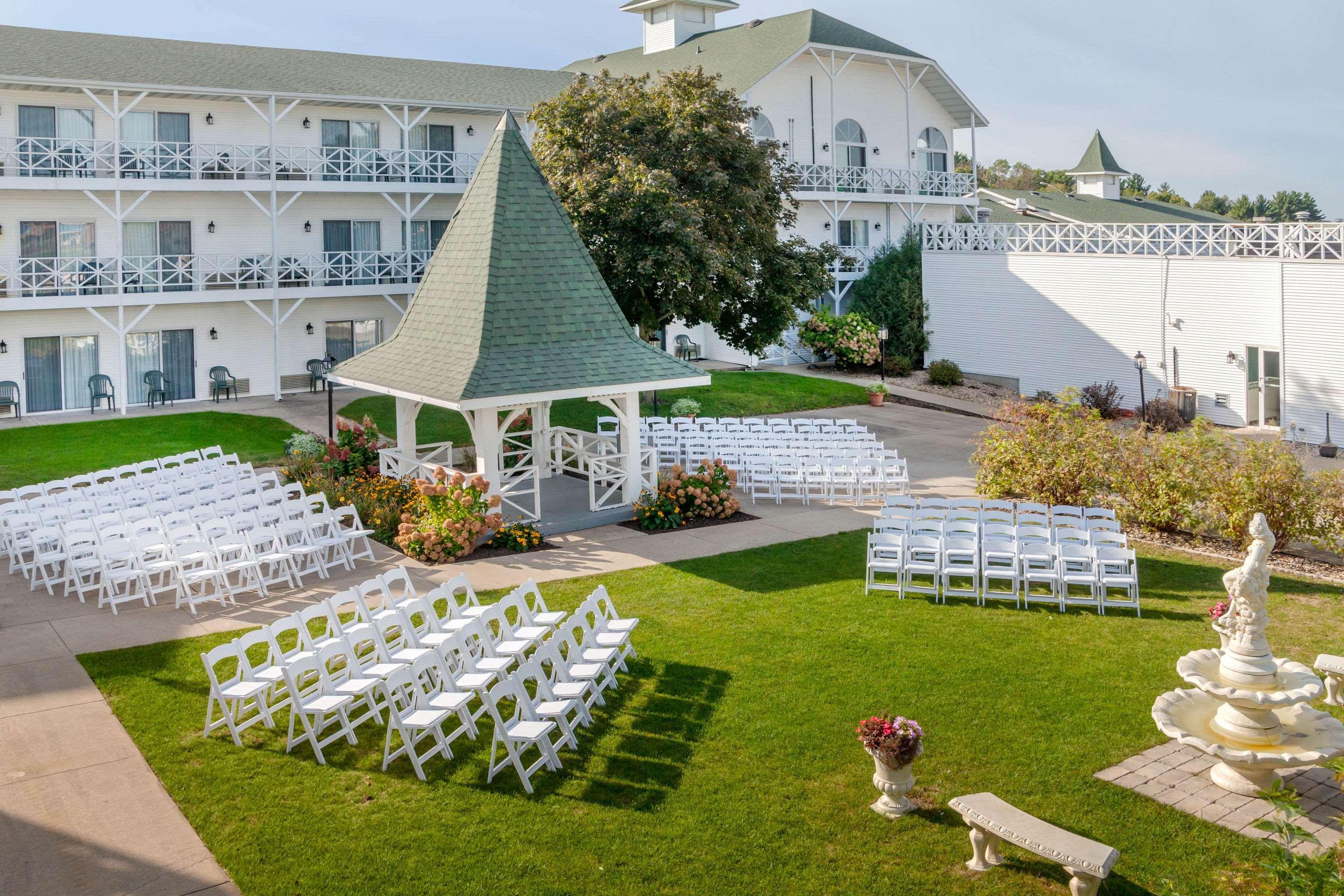 The Wisconsin Hotel & Conference Center Lake Delton Exteriör bild